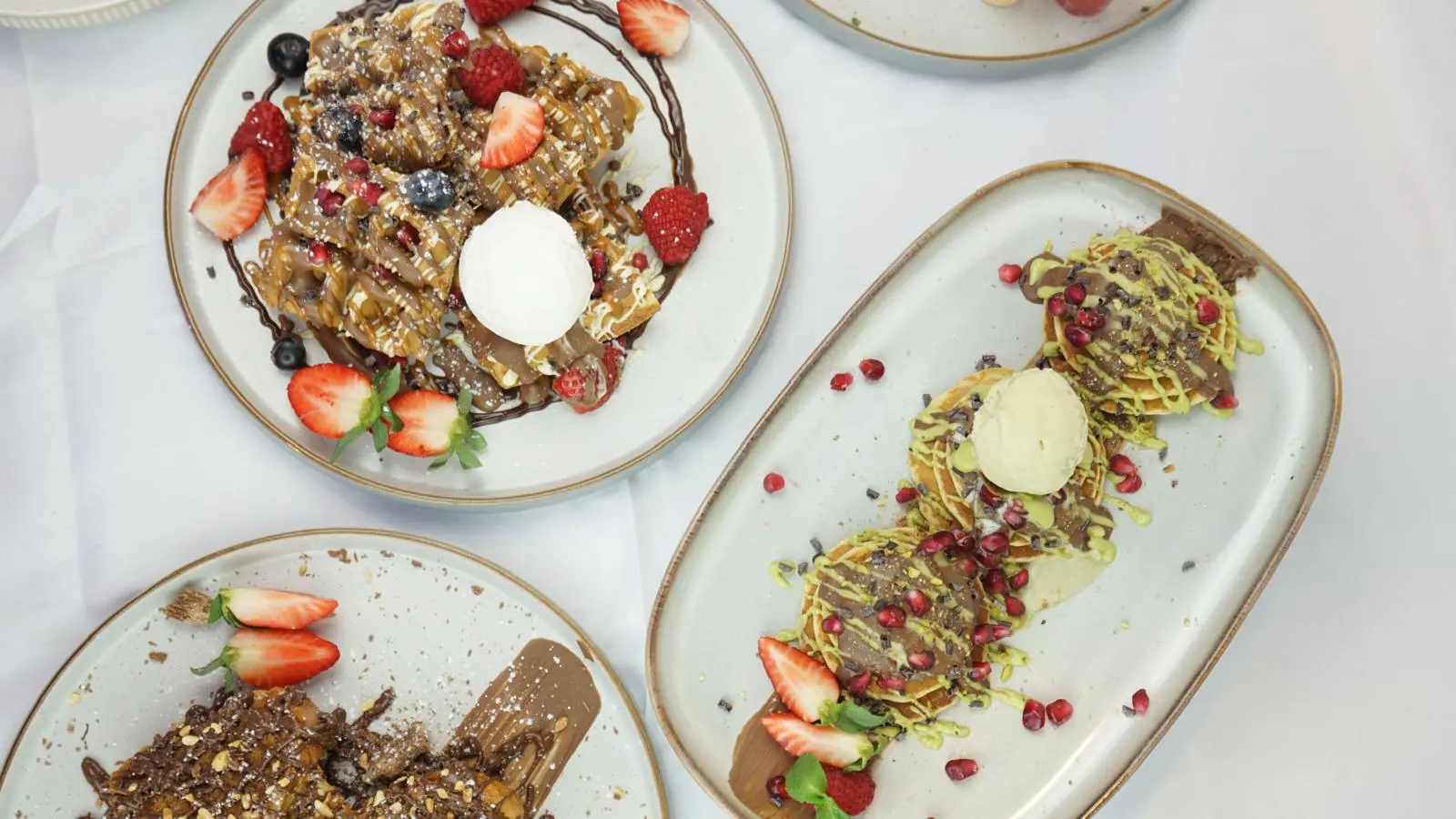 Pancakes, waffles and french toast by Tofos